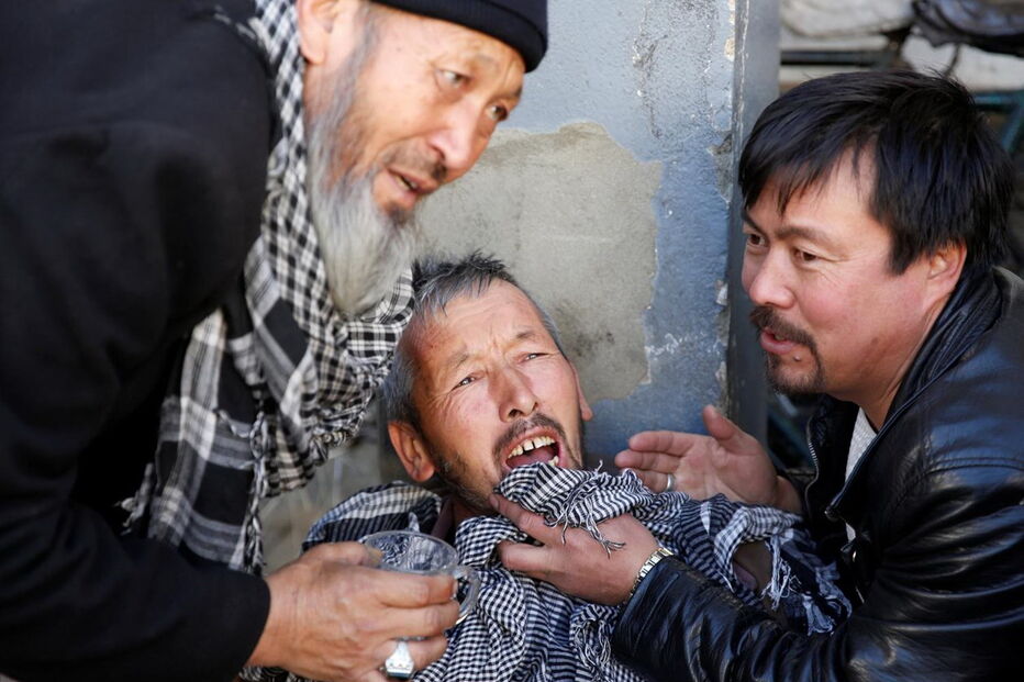 Atentado faz dezenas de mortos em Cabul