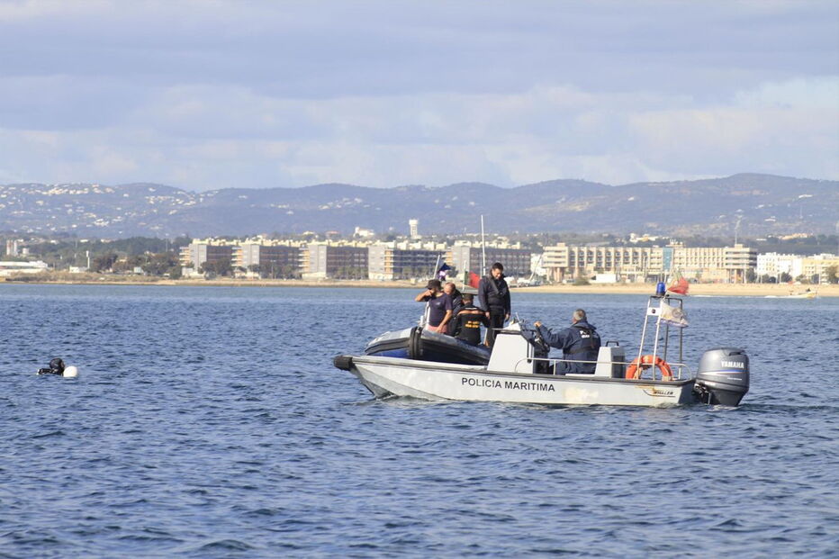 Buscas realizaram-se ao longo da tarde de ontem, sem sucesso, e hoje vão continuar mas apenas em terra 