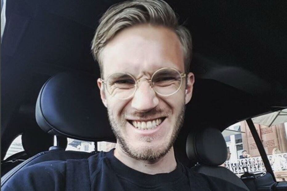 Felix Arvid Ulf Kjellberg, mais conhecido por PewDiePie, é um dos mais famosos Youtubers do mundo. O sueco aparece em 7.º lugar da lista dos homens mais bonitos do mundo