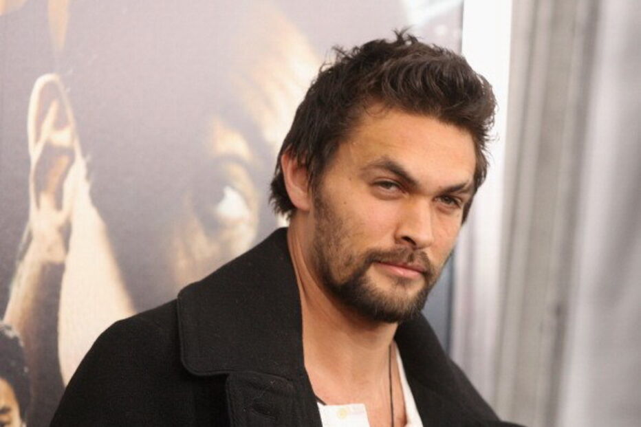 O ator havaiano Jason Momoa, de 38 anos, está em 2.º lugar da lista dos homens mais bonitos do mundo