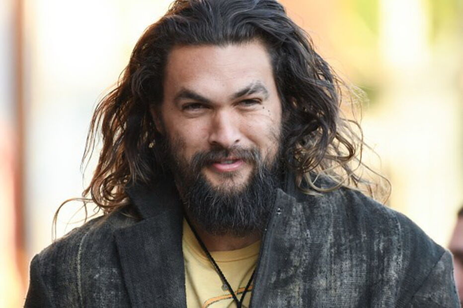 O ator havaiano Jason Momoa, de 38 anos, está em 2.º lugar da lista dos homens mais bonitos do mundo