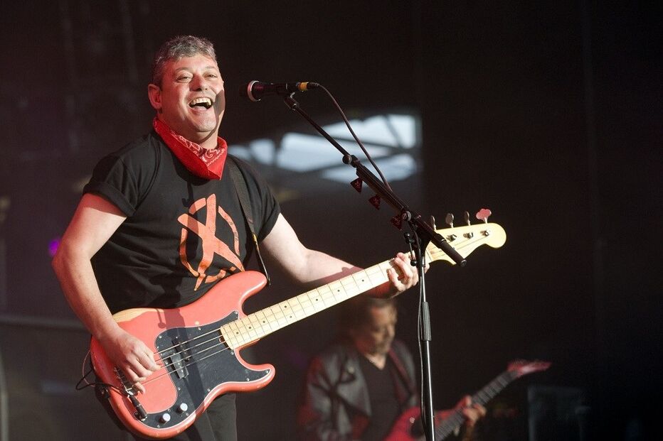 Tim e os seus Xutos & Pontapés têm último concerto do ano junto à praia dos Pescadores, em Albufeira 