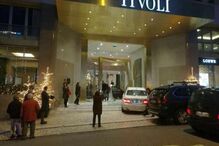 Carro despistou-se e embateu contra a porta principal do hotel na Av. da Liberdade