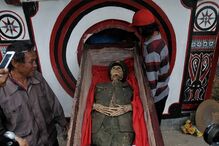 indonesia, ritual, mortos, cadaver