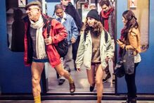 Lisboa, evento, metro, cuecas, calças