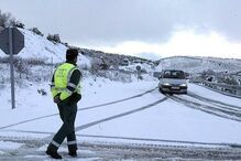 Neve em Espanha dificulta vida a camionistas portugueses
