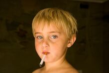 Crianças são incitadas a fumar 