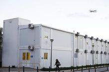 O maior hospital do País, Santa Maria, abriu um pavilhão para fazer face ao pico de afluência devido à gripe. Tem 24 camas - na quarta-feira estavam todas ocupadas