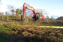Bombeiros retiraram cerca de 70 centímetros de terra até encontrarem o corpo da vítima no terreno a 10 km da aldeia 