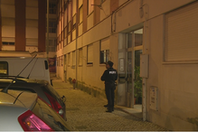 Mulher encontrada morta em casa