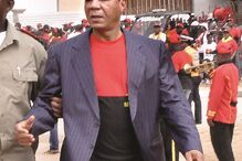 General Kopelipa, ex-chefe da Casa Militar da presidência, movimentou 70 milhões em Portugal