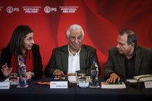 António Costa participou ontem na reunião da Comissão Nacional do PS. A seu lado teve Ana Catarina Mendes, secretária-geral adjunta (à dir.) e Carlos César 