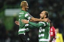 Bas Dost e Rúben Ribeiro celebram o primeiro golo do Sporting - Desportivo das Aves