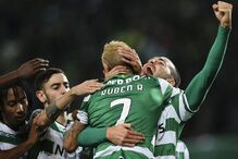 Bas Dost e Rúben Ribeiro celebram o primeiro golo do Sporting - Desportivo das Aves