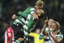 Bas Dost e Rúben Ribeiro celebram o primeiro golo do Sporting - Desportivo das Aves