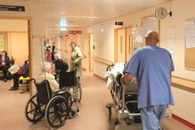 médicos, Serviço Nacional de Saúde, SNS, Ministério da Saúde, ministro da Saúde, Jorge Roque da Cunha, SIM, Governo, Adalberto Campos Fernandes, Urgências, Fórum Médico, saúde