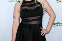 Alana Evans diz que foi convidada para o quarto de Trump