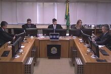 Desembargadores durante julgamento do recurso do ex-presidente Lul