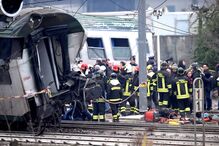 Descarrilamento de comboio faz três mortos em Milão