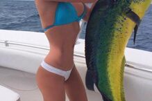 Emily Riemer tem 23 anos e é modelo e pescadora de alta competição