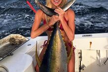 Emily Riemer tem 23 anos e é modelo e pescadora de alta competição