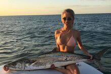 Emily Riemer tem 23 anos e é modelo e pescadora de alta competição