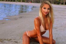 Emily Riemer tem 23 anos e é modelo e pescadora de alta competição