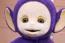 Ator que interpretava Tinky Winky nos 