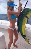 Emily Riemer tem 23 anos e é modelo e pescadora de alta competição
