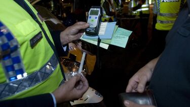 São apanhados 26 condutores com excesso de álcool por dia