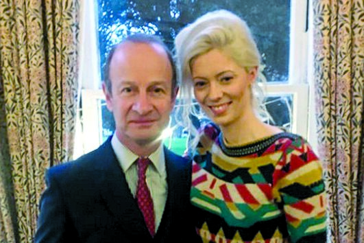 Henry Bolton ao lado da agora ex-namorada e modelo Jo Marney 