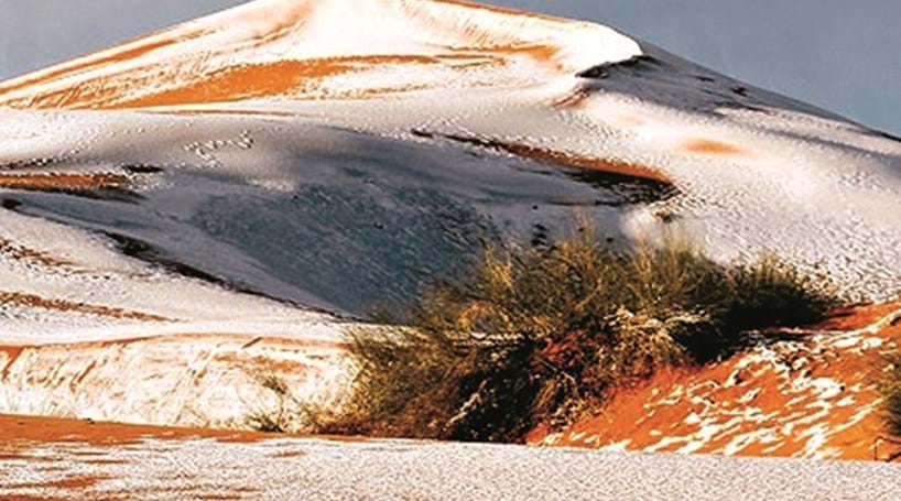 Resultado de imagem para neve no deserto do Saara