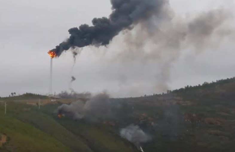 Pá de torre eólica incendeia-se na Pampilhosa da Serra