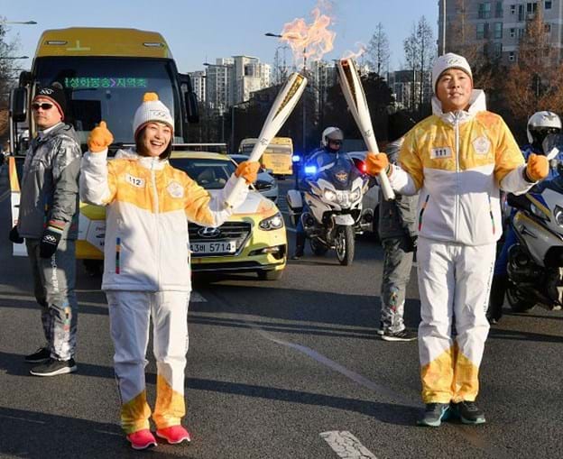 A tocha olímpica chegou este sábado a Seul