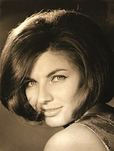 Madalena Iglésias numa foto promocional, no auge da sua beleza    