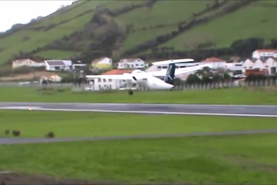 Avião da Sata na Ilha das Flores