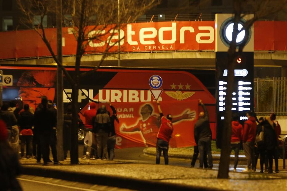 As imagens que marcam o dérbi antes do apito inicial