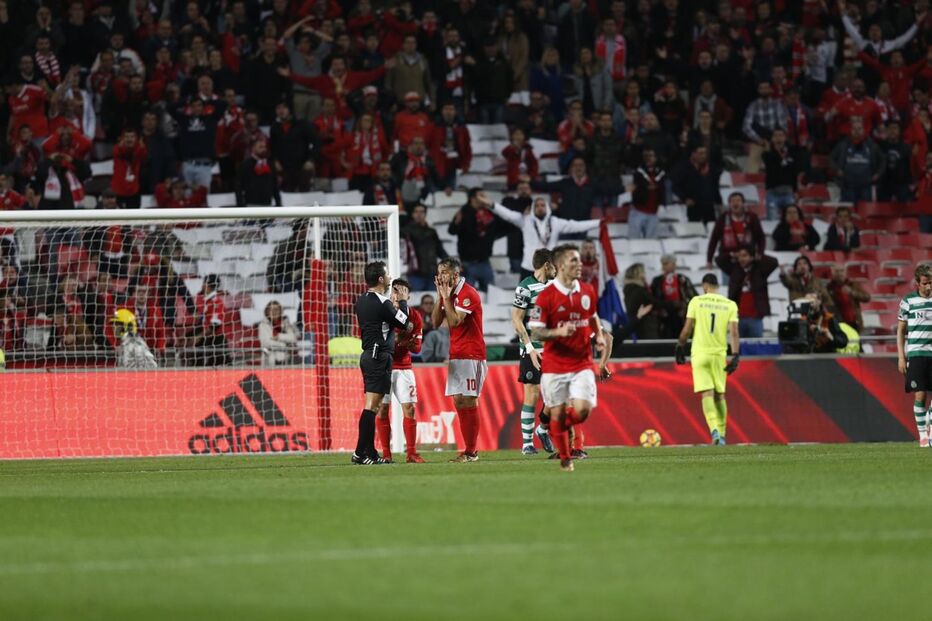 As imagens que marcaram o Benfica-Sporting