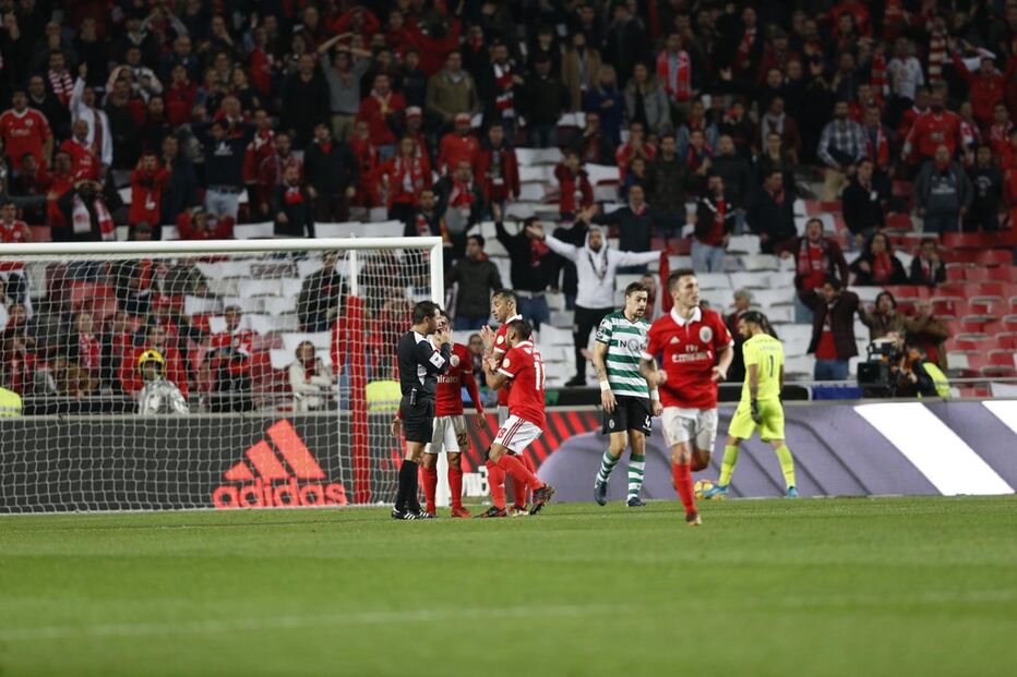 As imagens que marcaram o Benfica-Sporting
