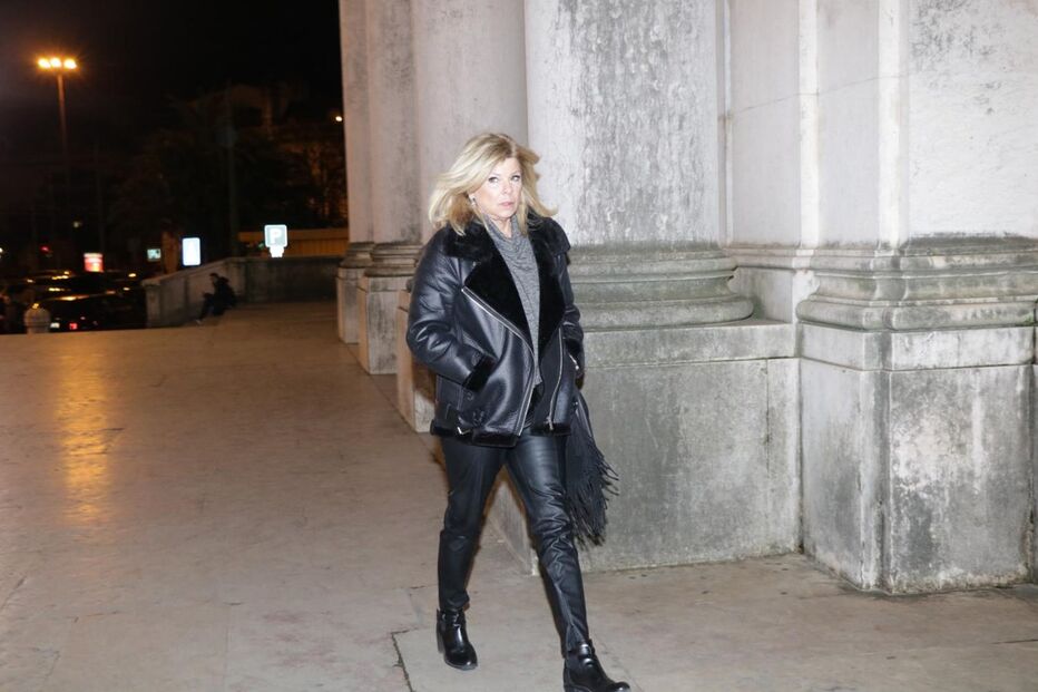 Helena Isabel no velório de Guida Maria