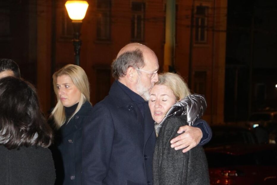 Julie Sergeant no adeus à mãe Guida Maria, com José Wallenstein