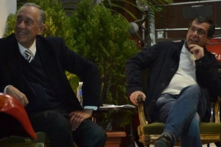 Marcelo Rebelo de Sousa com o padre António Teixeira em 2015, na apresentação de um livro do sacerdote