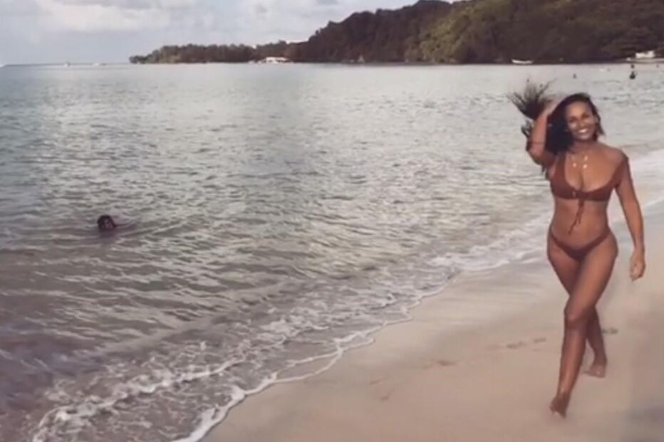 Rita Pereira sensual nas Caraíbas