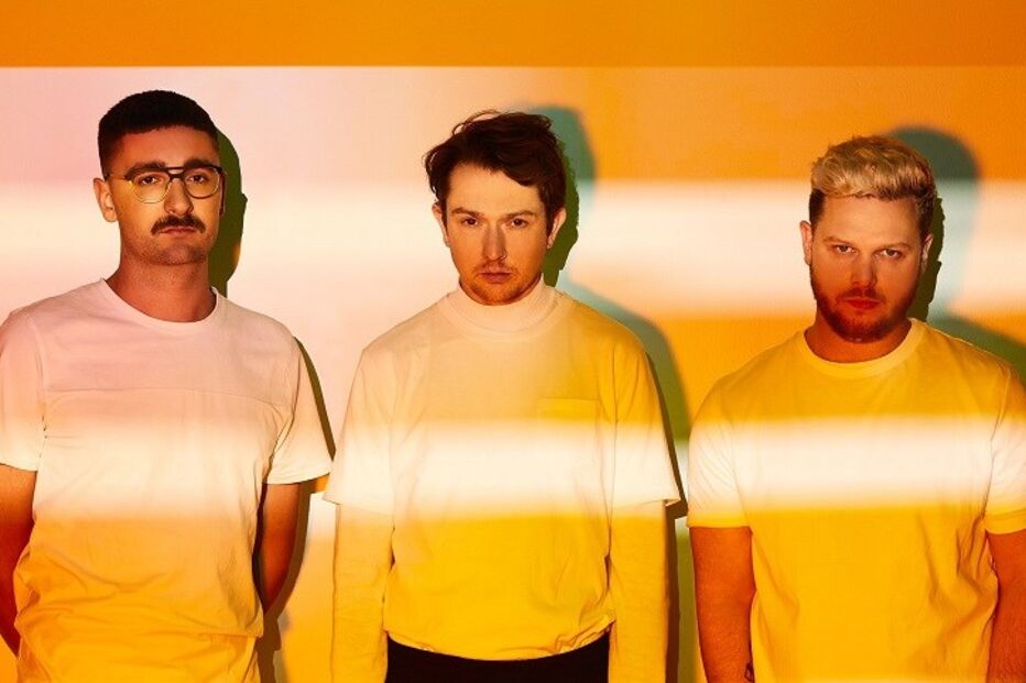 Thom Sonny Green (bateria), Joe Newman (voz e guitarra) e Gus Unger-Hamilton (teclas) atuam amanhã em Lisboa  