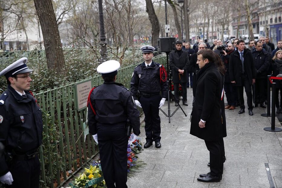 Presidente francês esteve presente nas homenagens às vítimas do atentado no Charlie Hebdo
