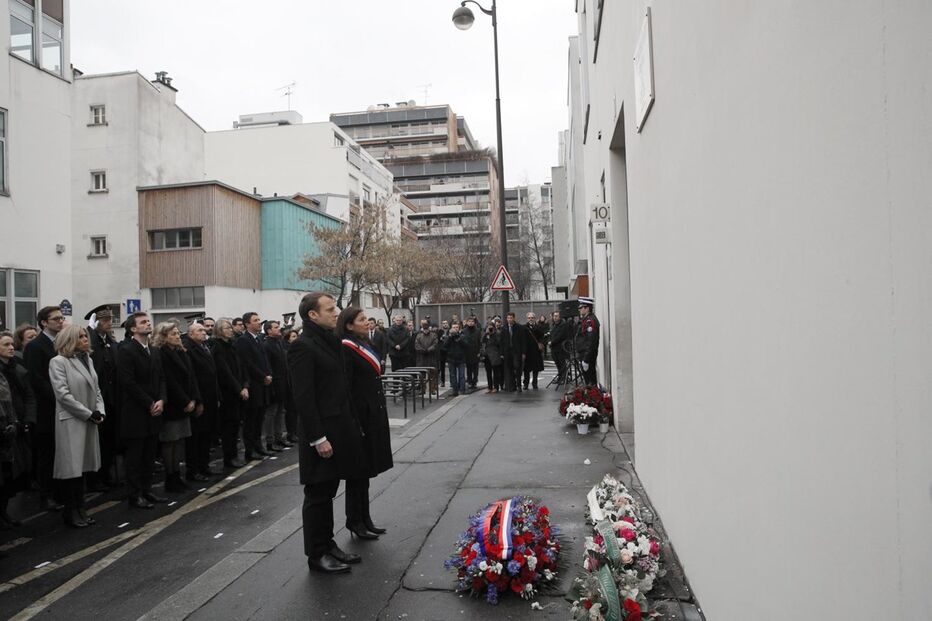Presidente francês esteve presente nas homenagens às vítimas do atentado no Charlie Hebdo
