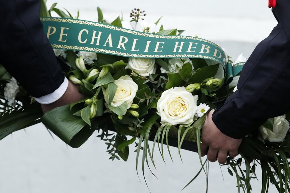 Presidente francês esteve presente nas homenagens às vítimas do atentado no Charlie Hebdo