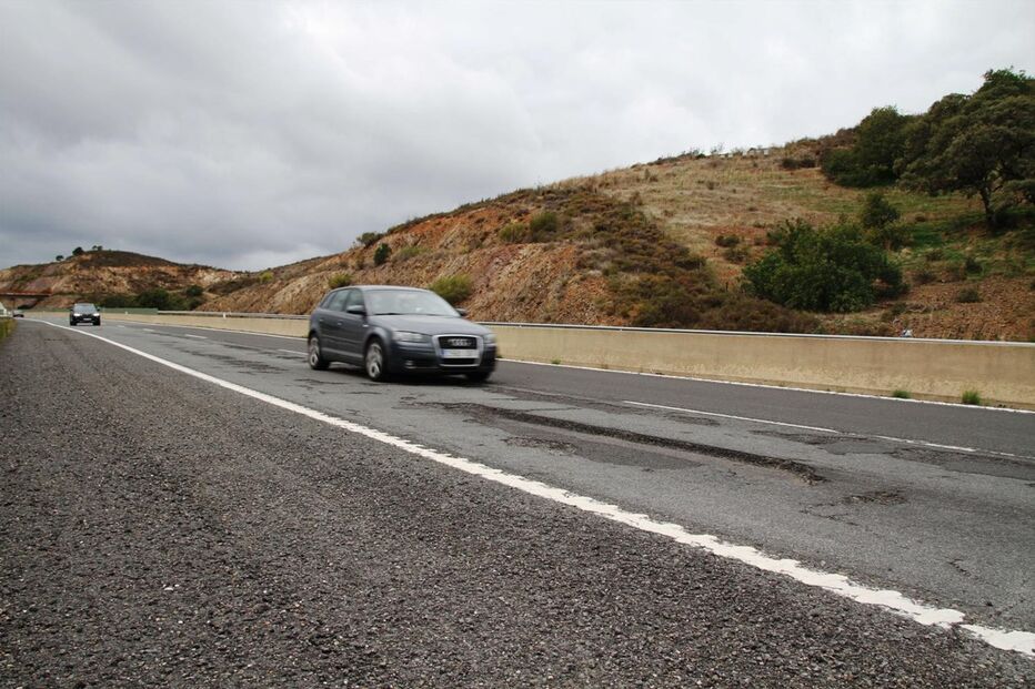 Piso da A22 degradado