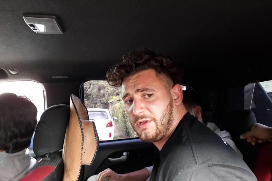 Reece Vella, inglês de 25 anos, foi detido