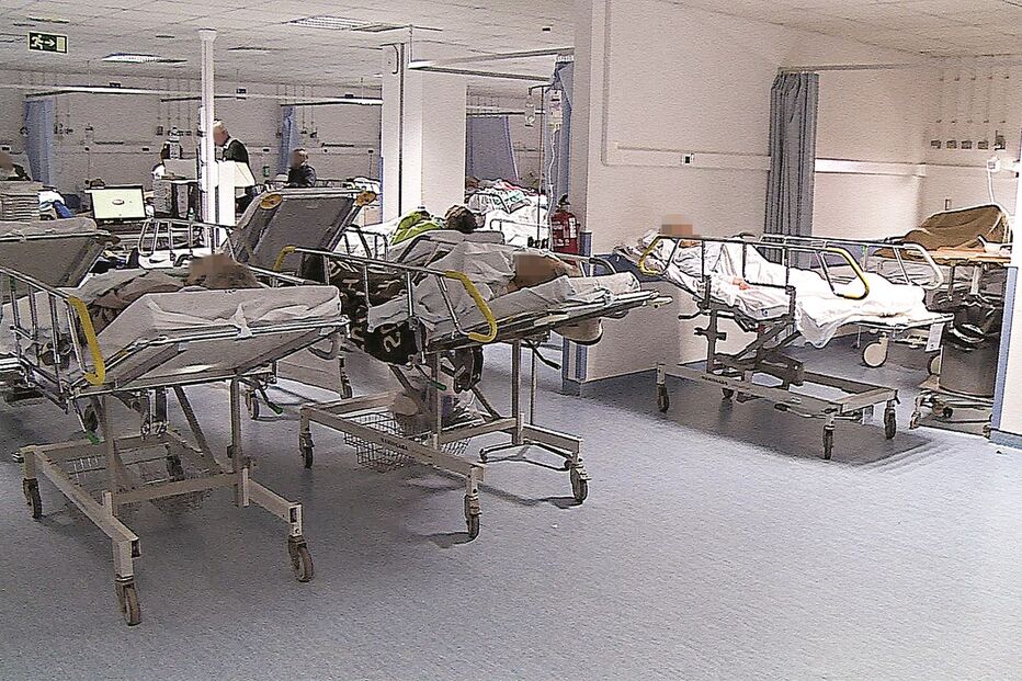 Enfermeiros divulgaram fotografias para ilustrarem a situação de caos vivida nas Urgências do hospital de Faro  